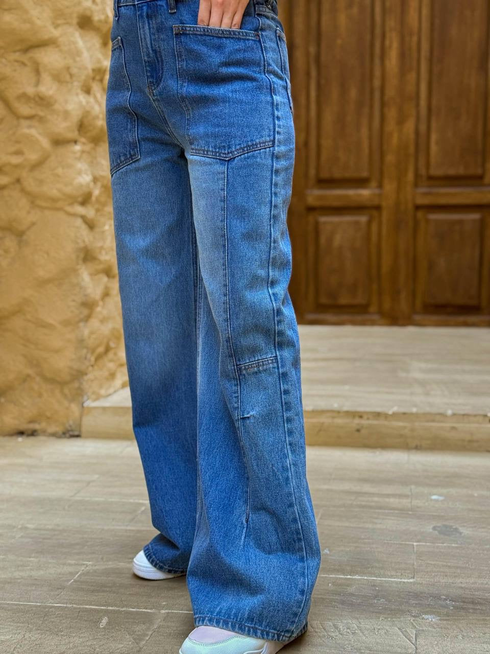 Front pocket wide leg jeans