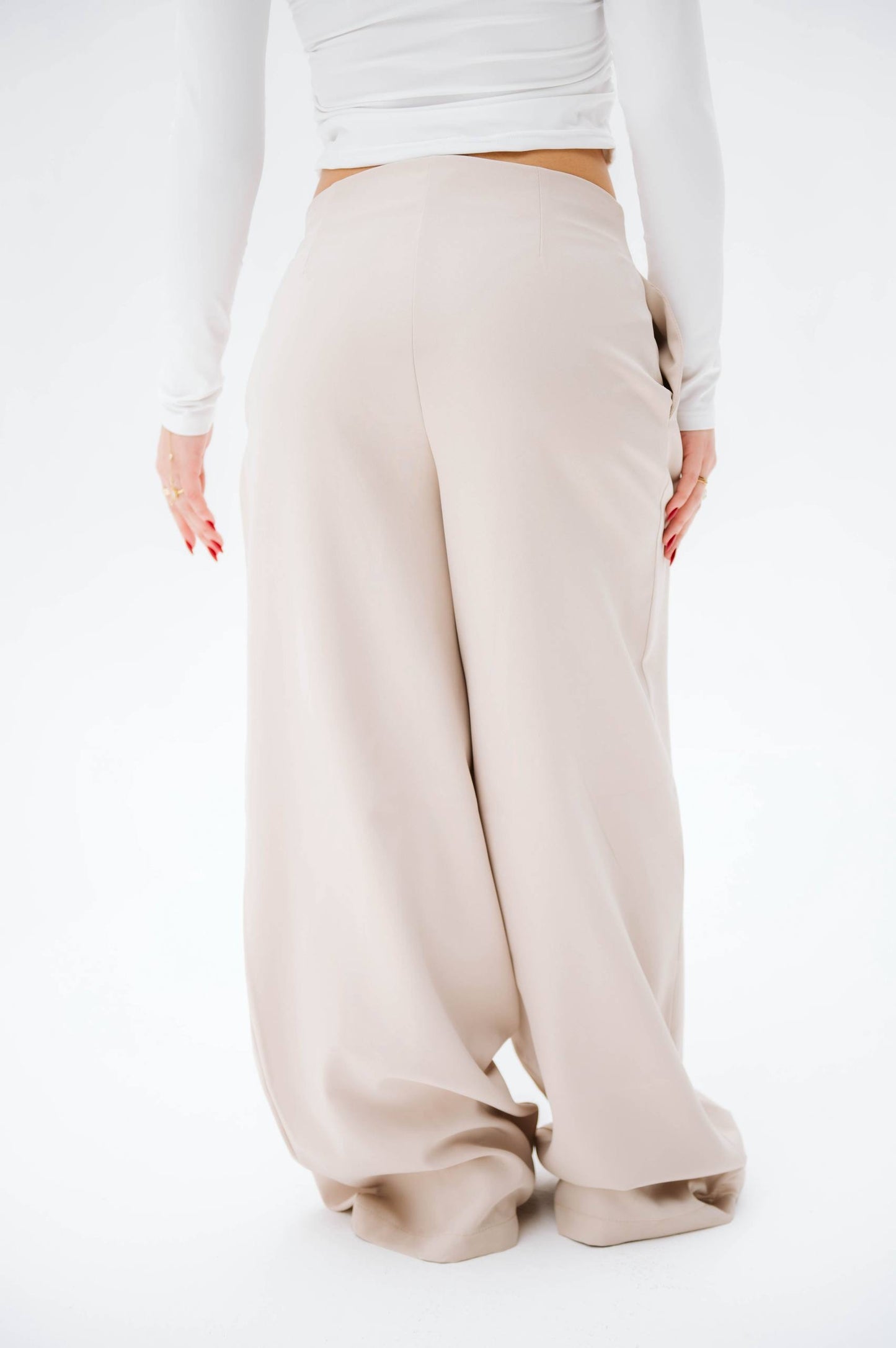 Off white tailored pants one size