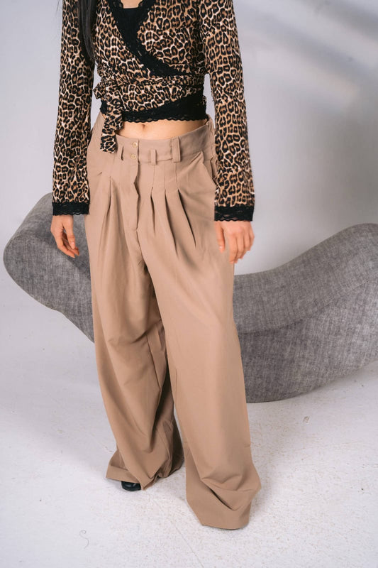 Beige baggy trousers