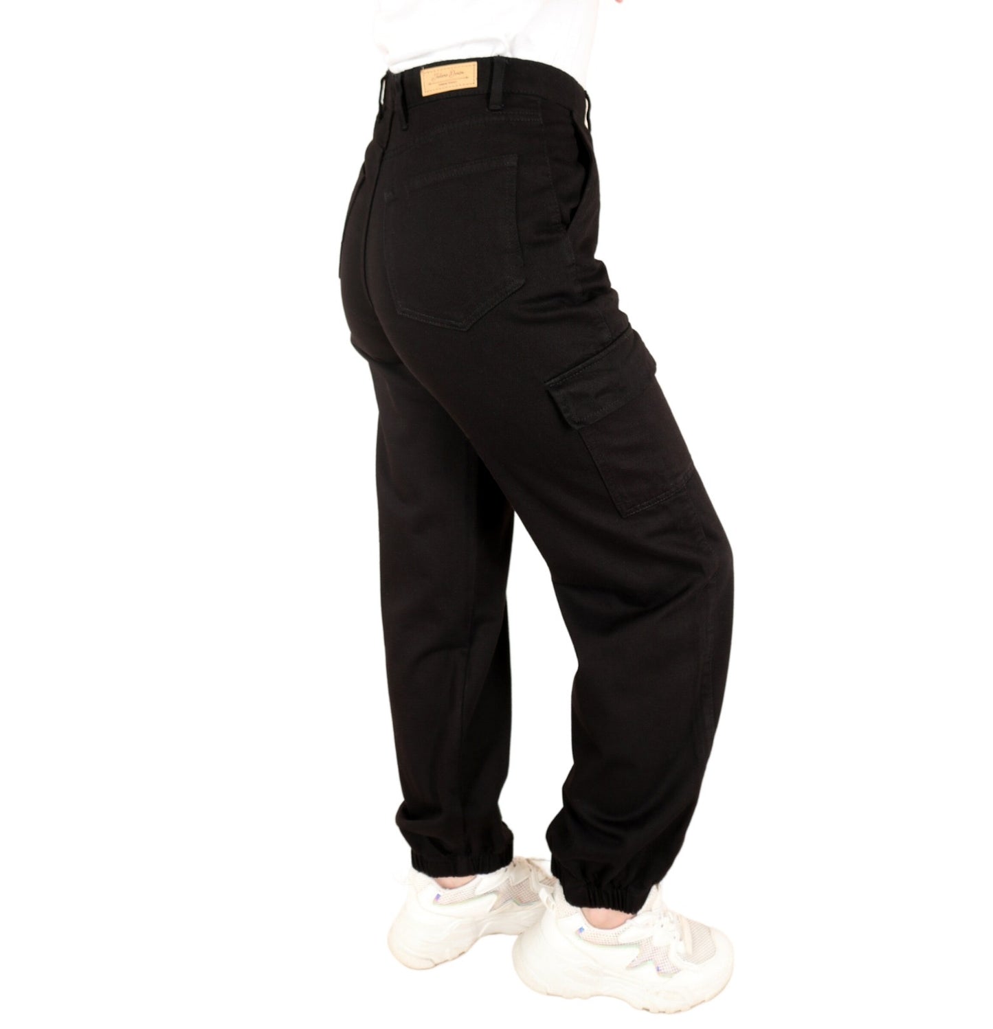 Baggy black pants