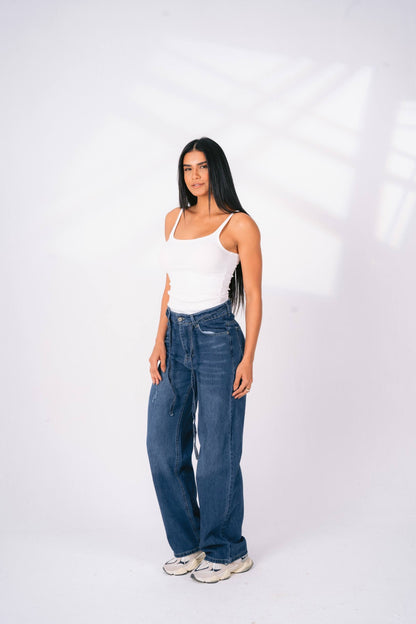 Blue classic jeans with rope