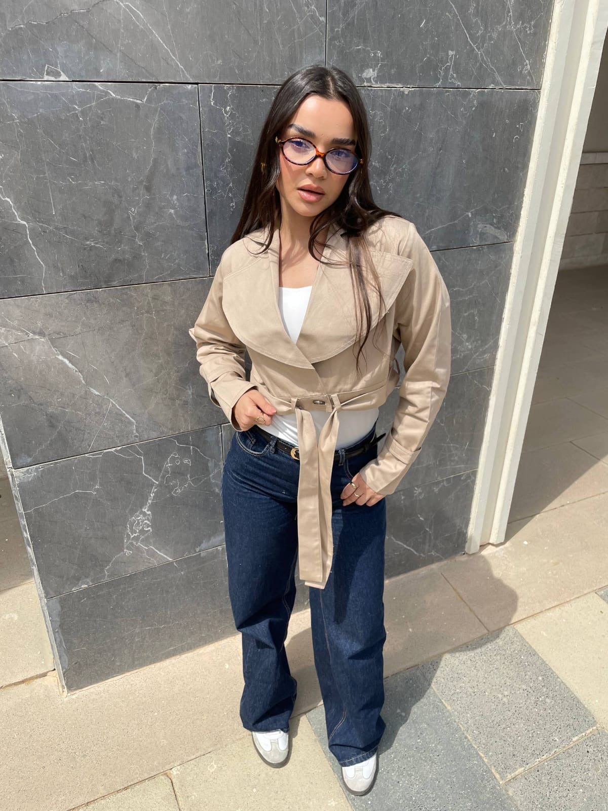 beige cropped belt-tie trench jacket