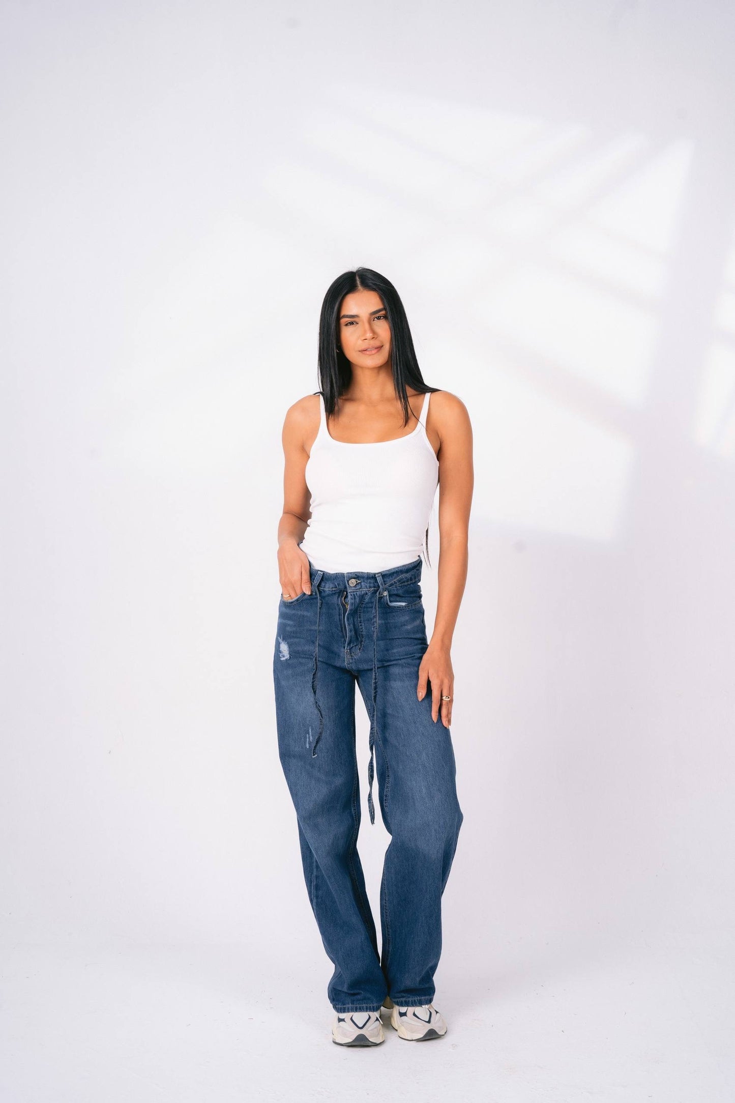 Blue classic jeans with rope