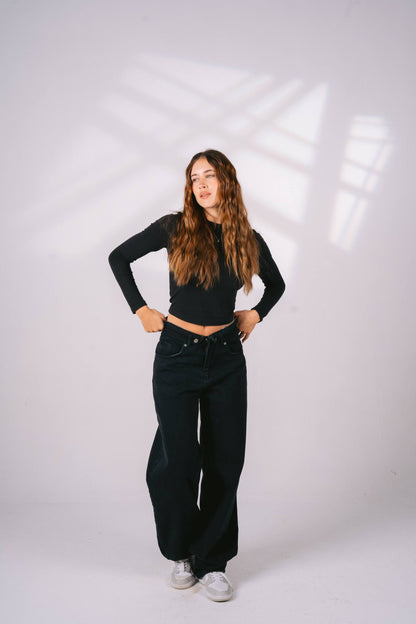 Black straight classic jeans