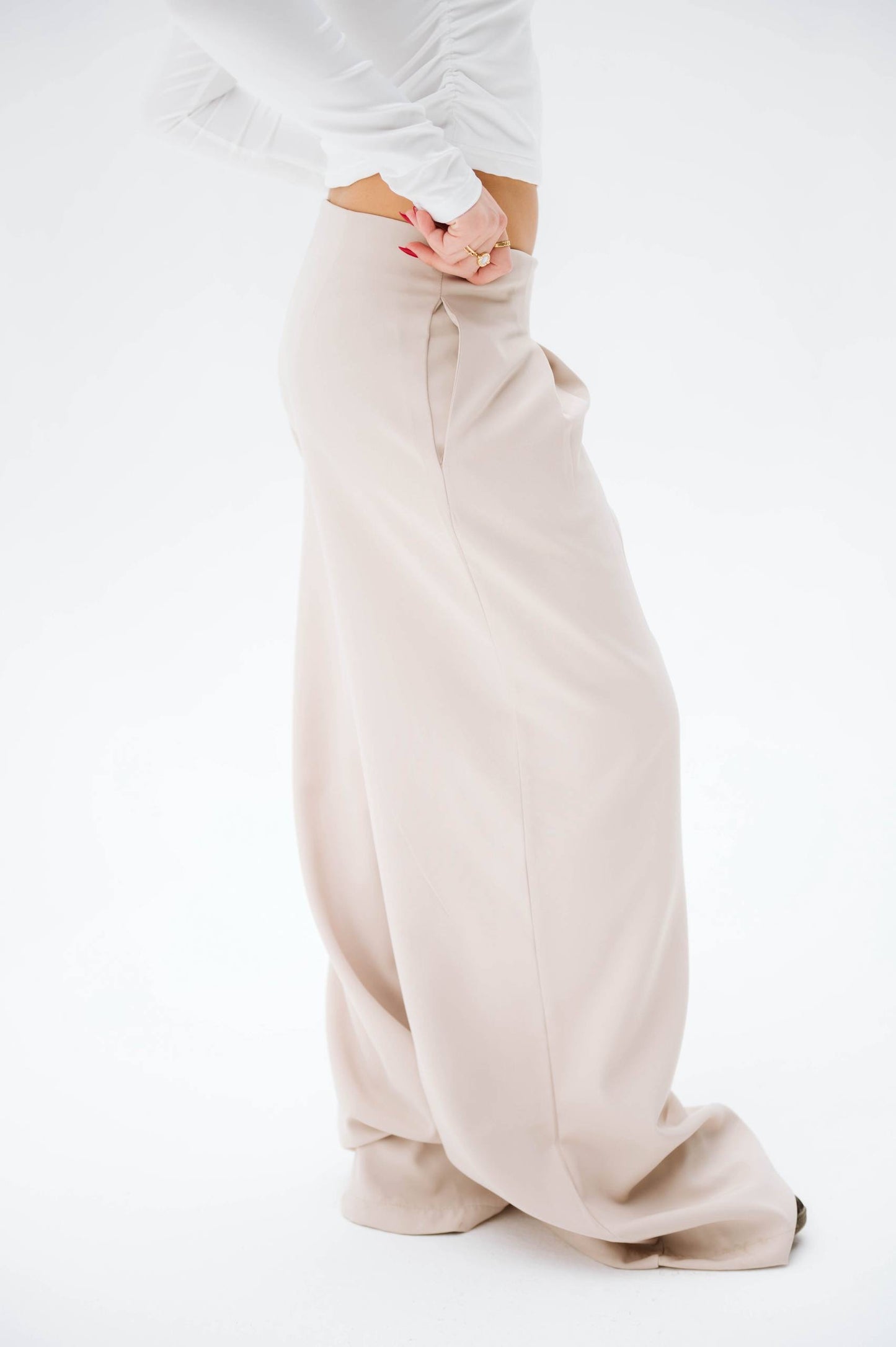 Off white tailored pants one size