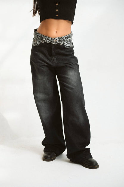 White leopard straight dark grey jeans